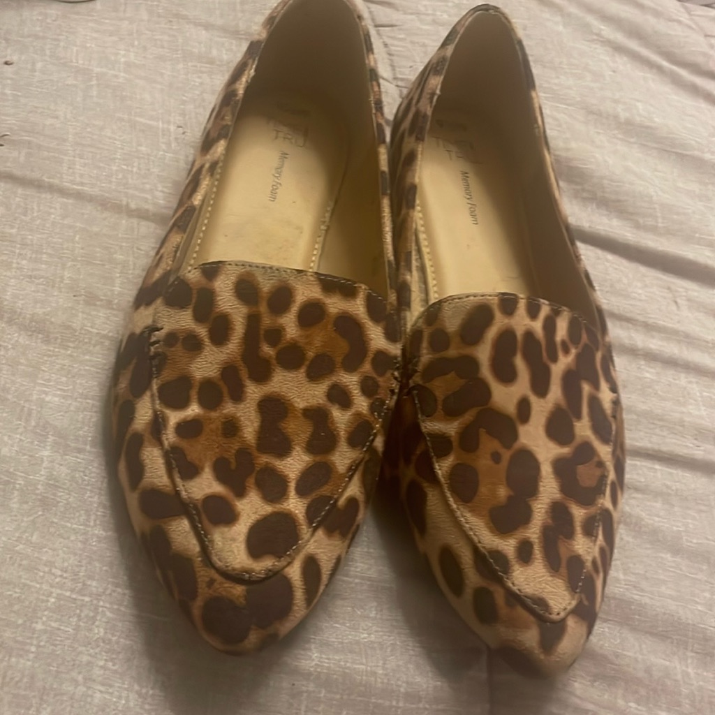 Flats/Shoes